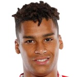 Футболист Линтон Майна